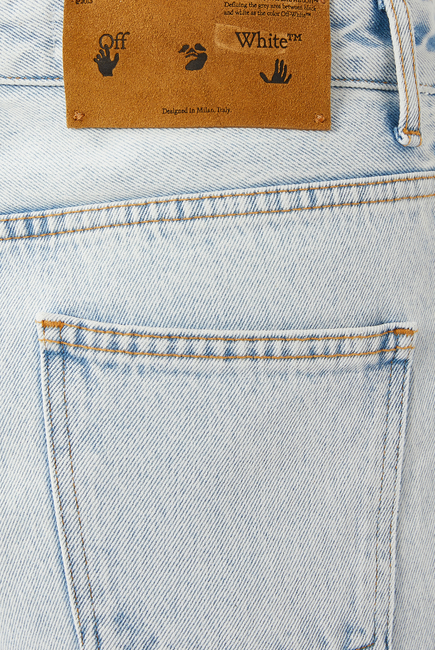 بنطال جينز بحواف غير محاكة بشعار الماركة